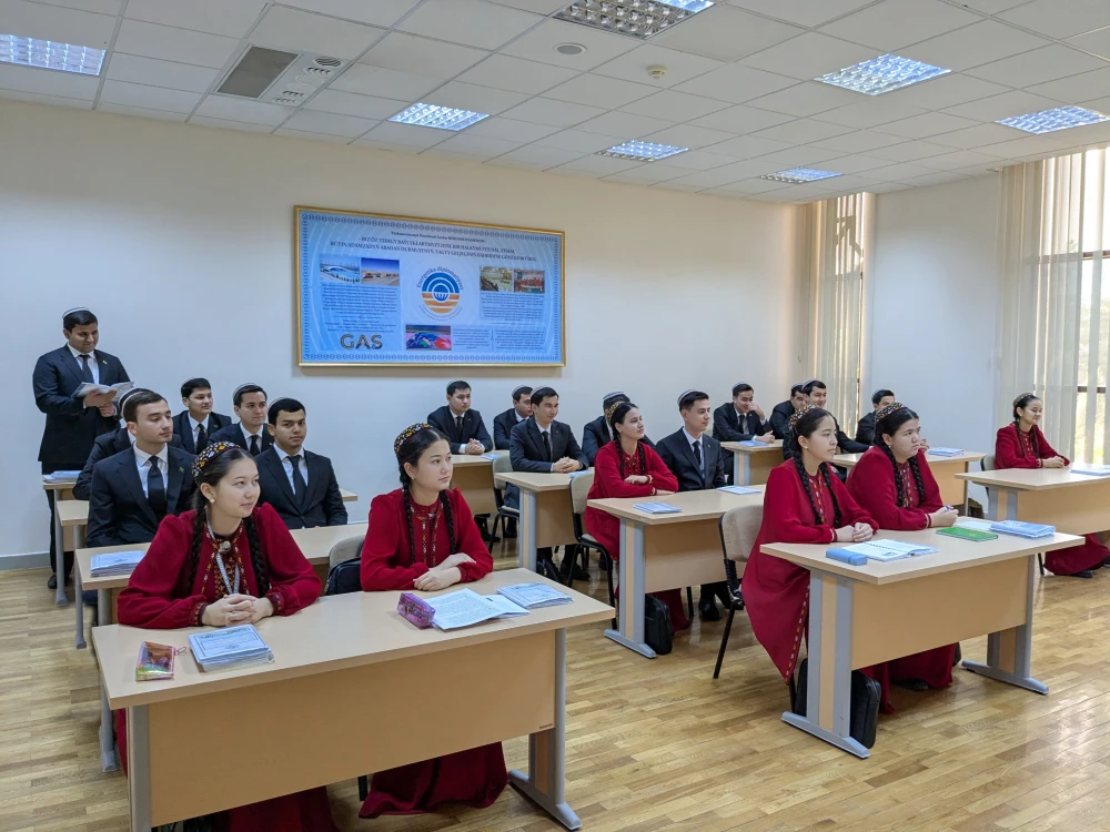 «Bitarap Türkmenistanda Durnukly ösüş maksatlarynyň ileri tutulýan ugurlary» atly prezentasiýa bäsleşigi geçirildi surady